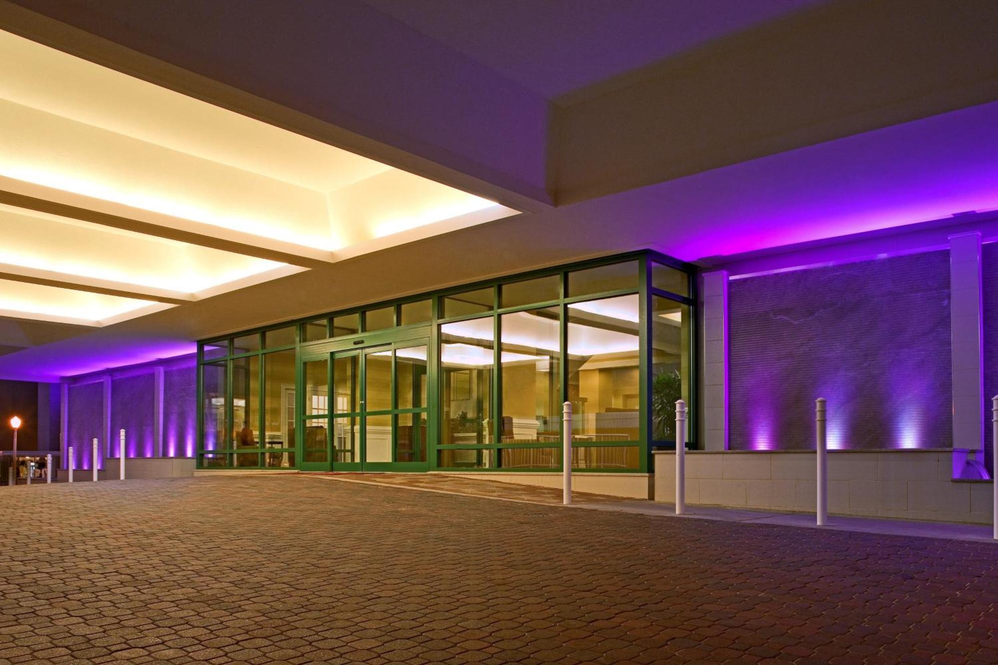 Sheraton Oceanfront Hotel Virginia Beach Exterior foto