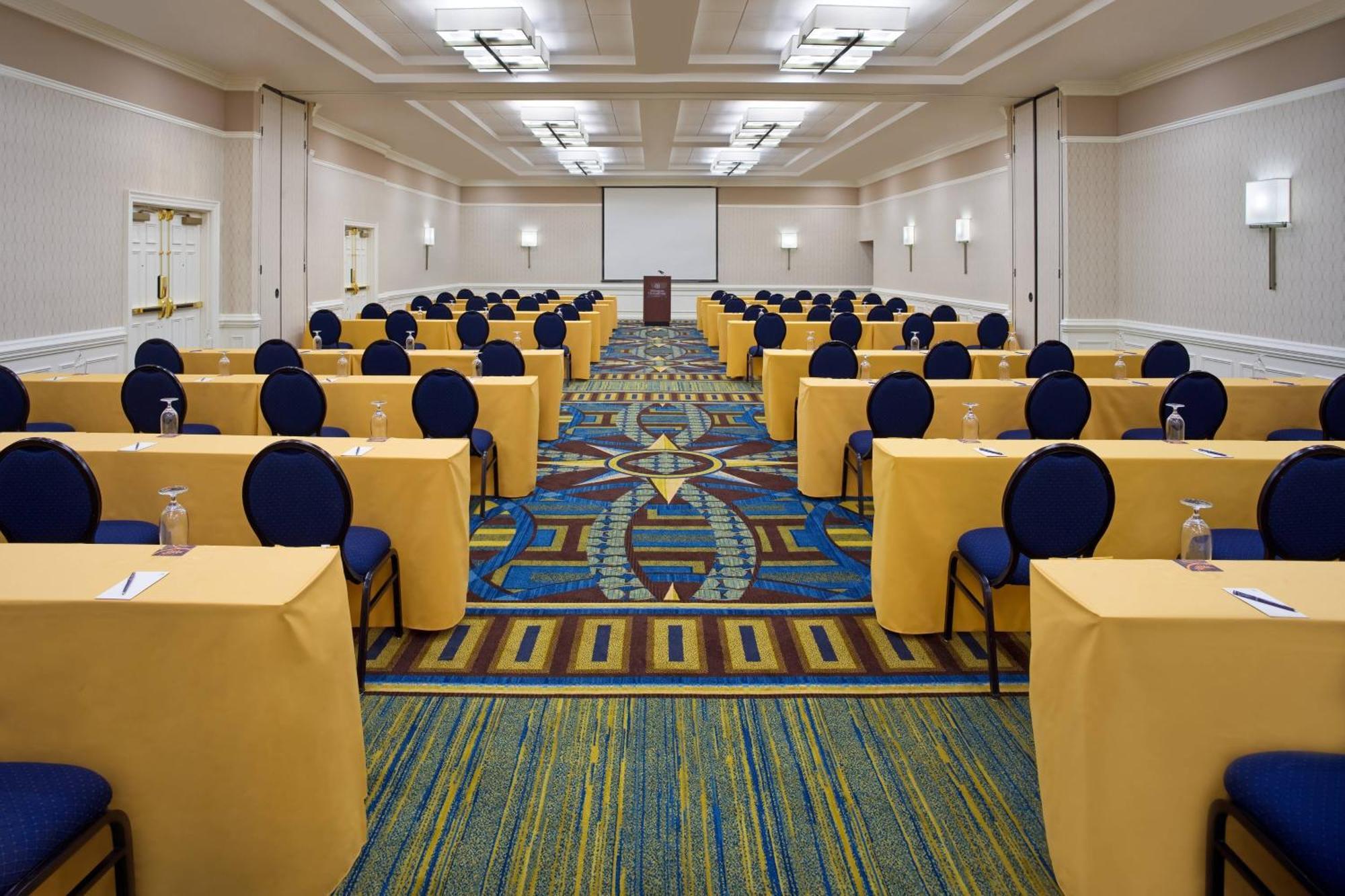 Sheraton Oceanfront Hotel Virginia Beach Exterior foto